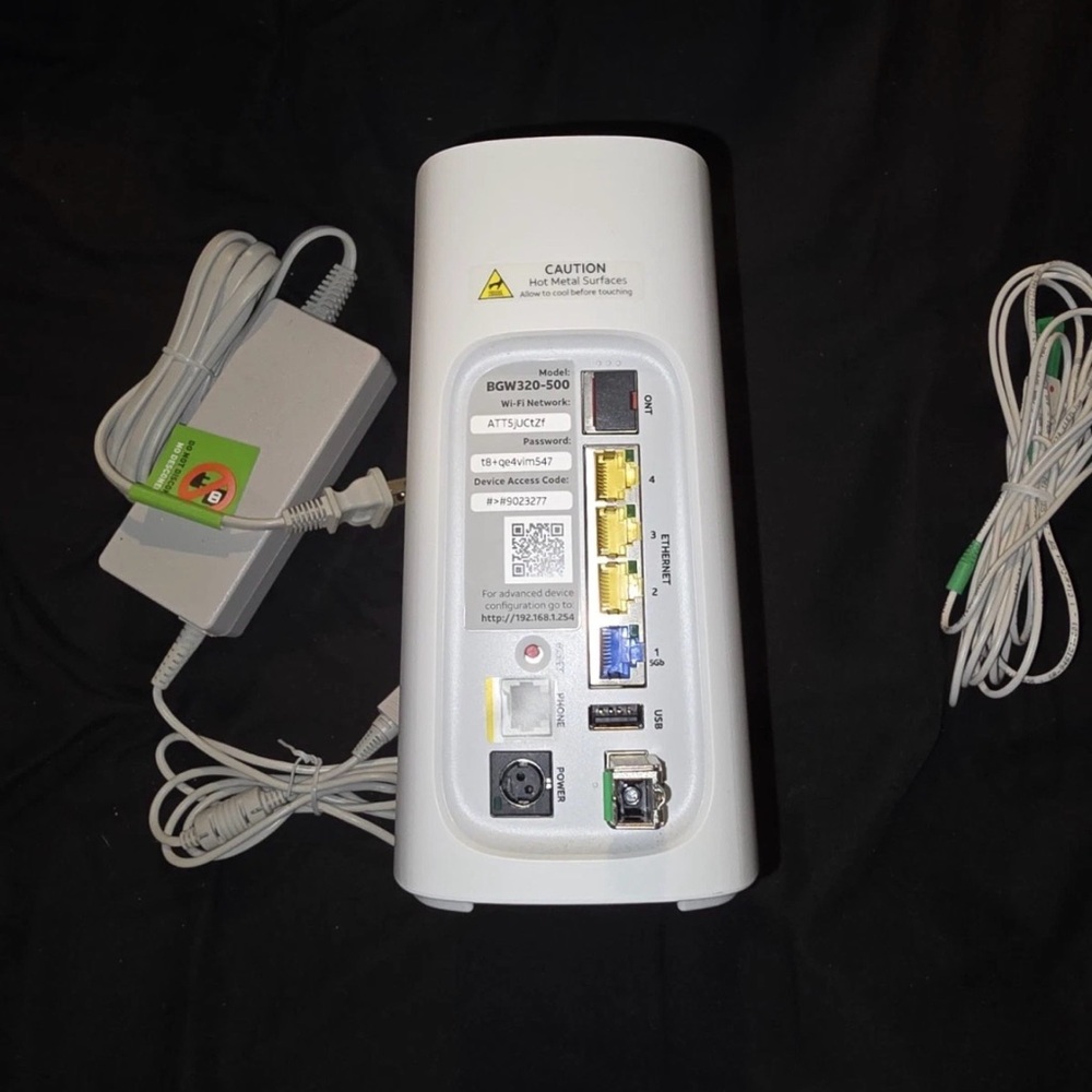 White BGW320 Router with Cables - Picture 7 of 9